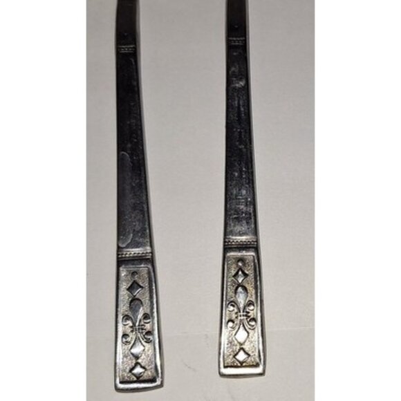 2 OXH69 Oxford Hall Japan Butter Knife Flatware Fleur De Lis Japan - Picture 2 of 8